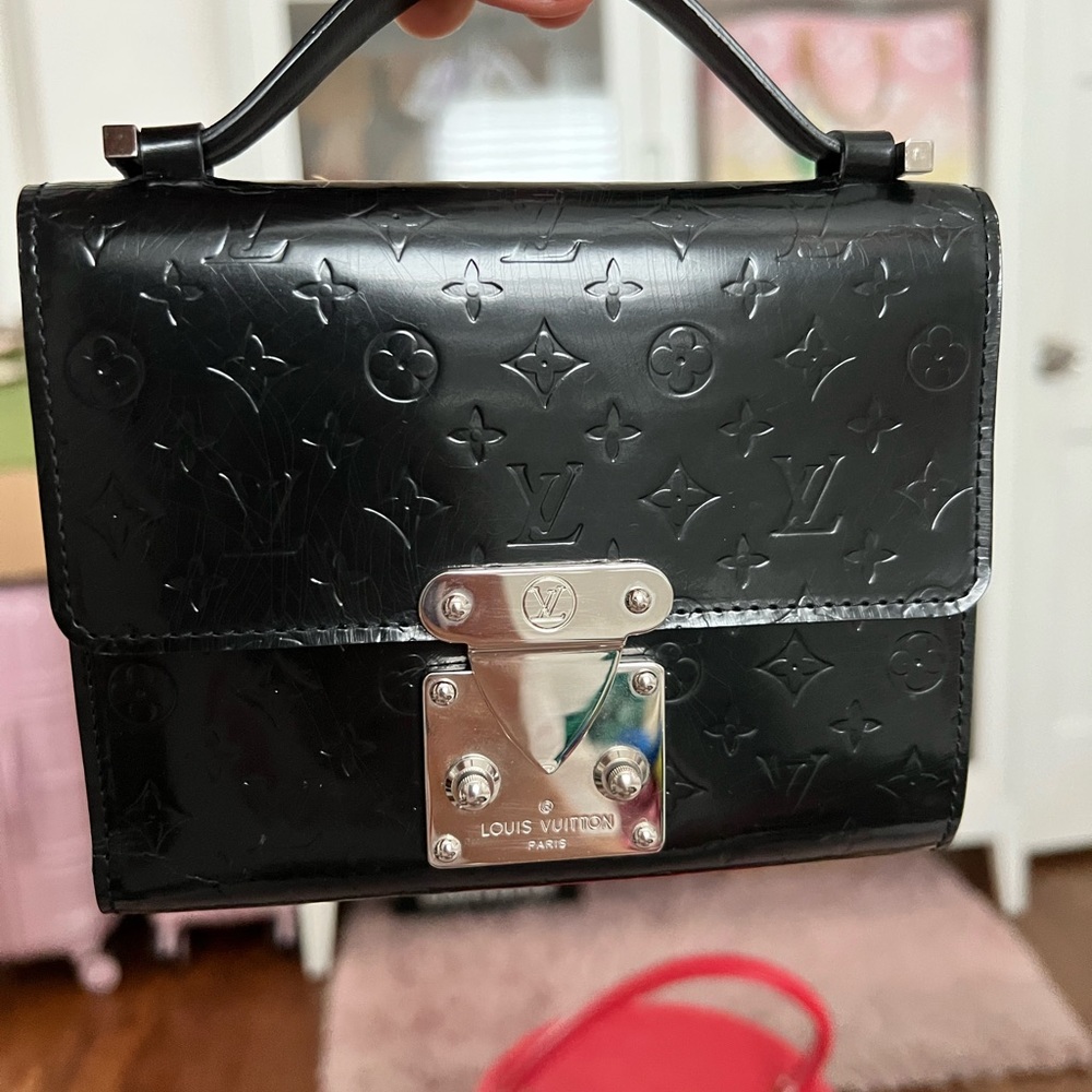 Louis Vuitton wallet, 100 percent auntentic, good condition